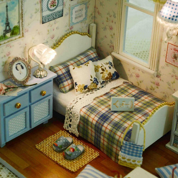 Mini Bed Room Dollhouse