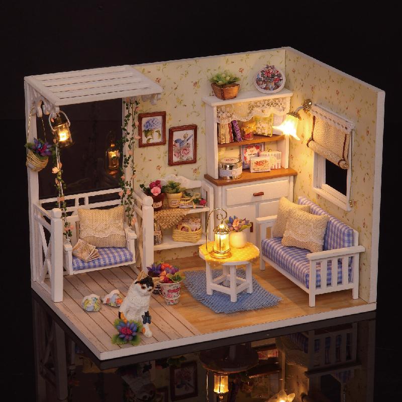 Living Room Dollhouse